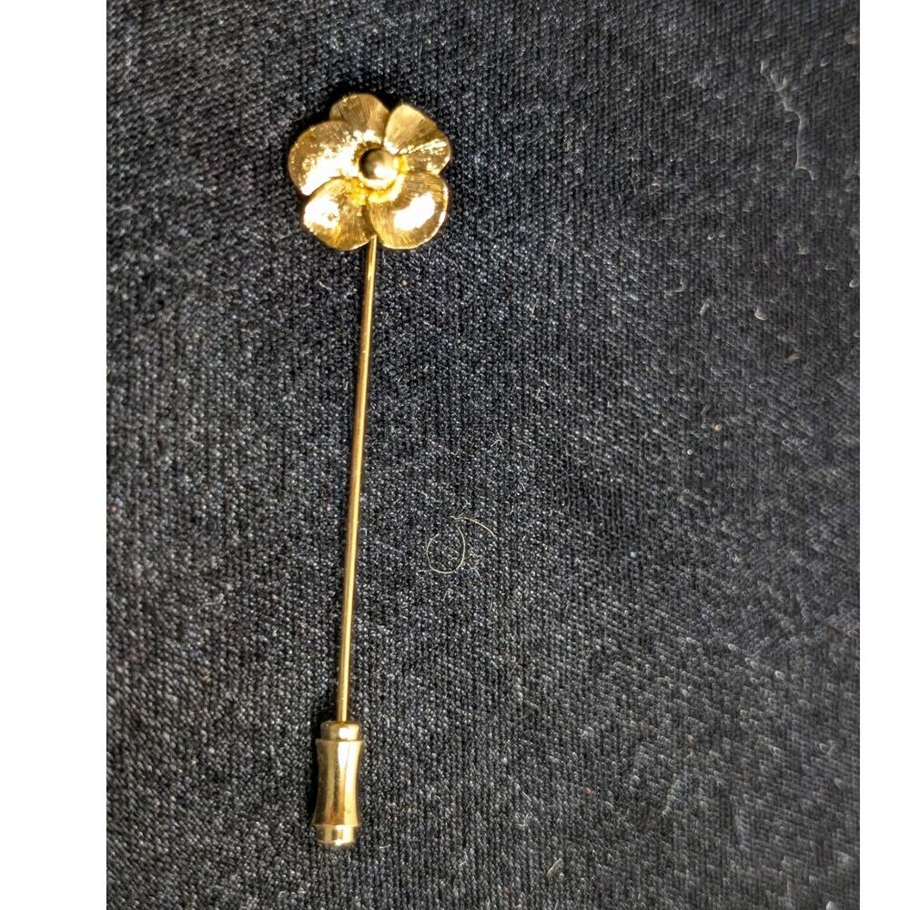 Vintage Crown Trifari Textured Petal Polished Center Flower Stick Pin